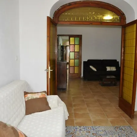 Casa Can Defaus بيت للعطل